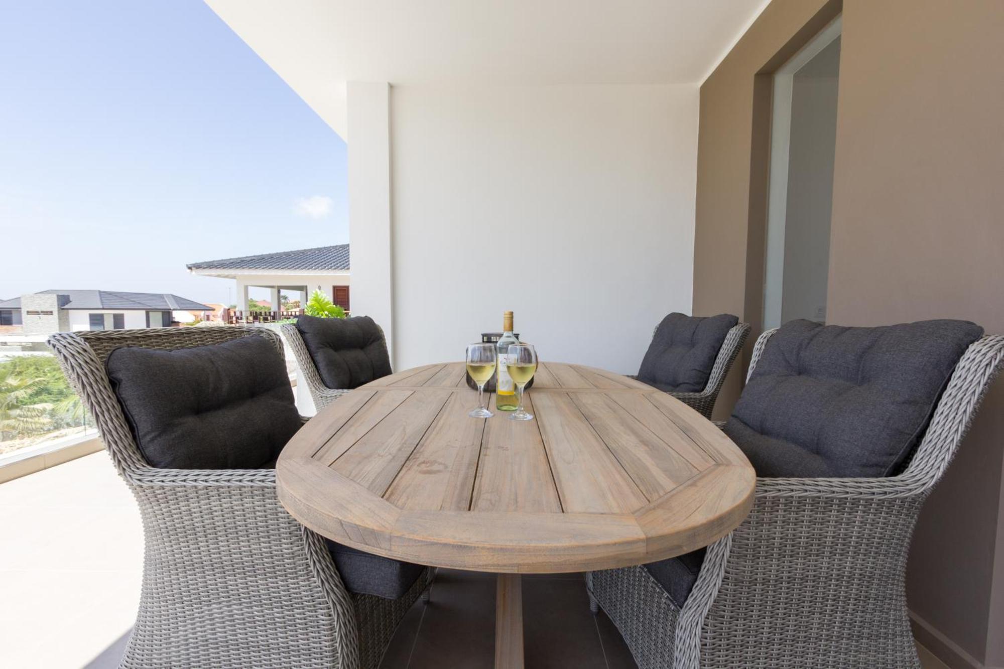 Goudhaen Luxury Private Apartments Jan Thiel Beach Экстерьер фото