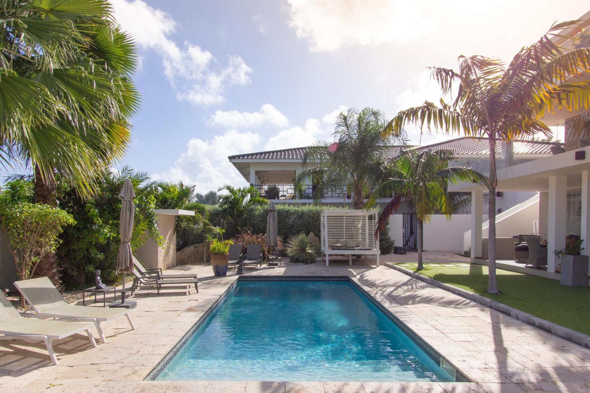 Goudhaen Luxury Private Apartments Jan Thiel Beach Экстерьер фото