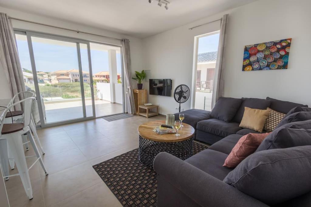 Goudhaen Luxury Private Apartments Jan Thiel Beach Экстерьер фото