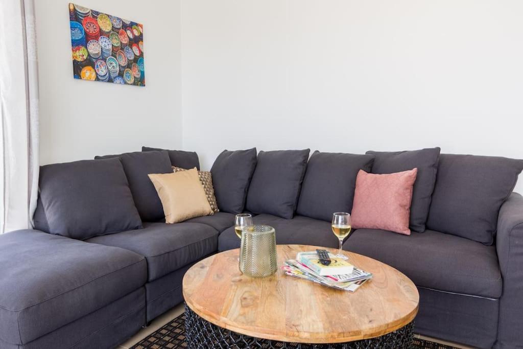 Goudhaen Luxury Private Apartments Jan Thiel Beach Экстерьер фото