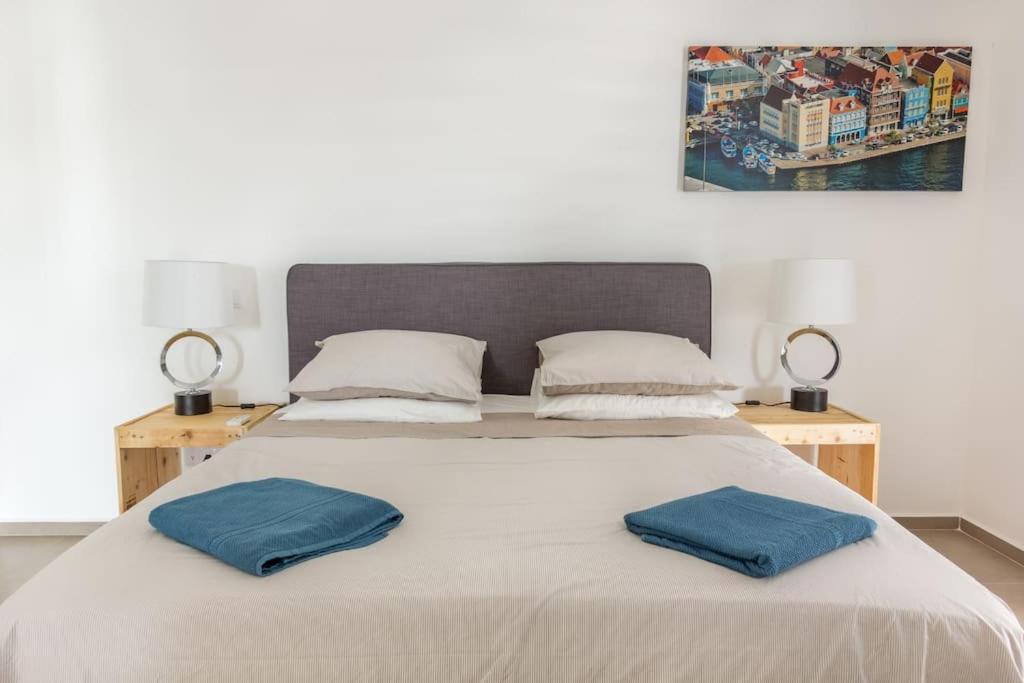 Goudhaen Luxury Private Apartments Jan Thiel Beach Экстерьер фото