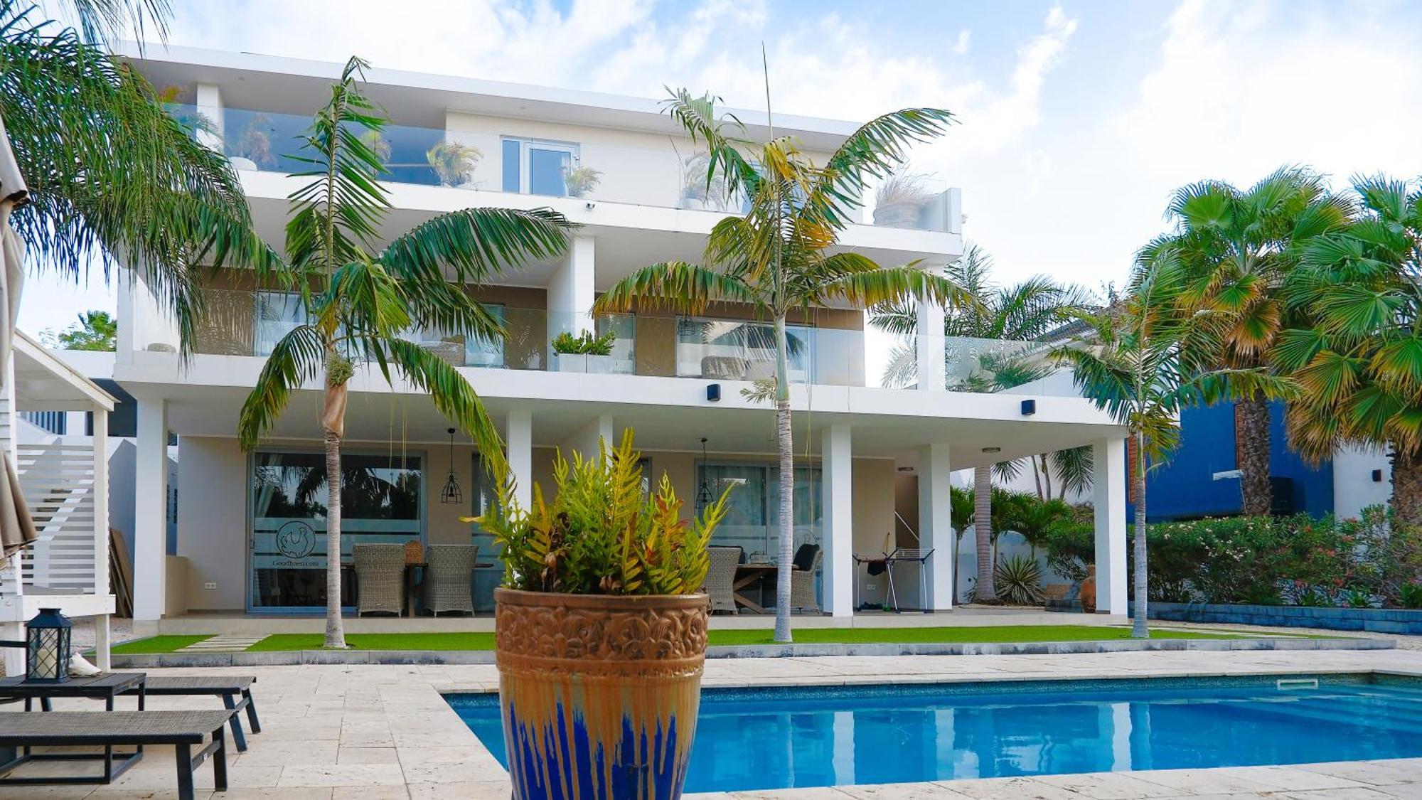 Goudhaen Luxury Private Apartments Jan Thiel Beach Экстерьер фото